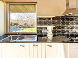 Ideal Holiday Home in Gijverinkhove With Terrace, Garden