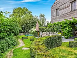 Ideal Holiday Home in Gijverinkhove With Terrace, Garden