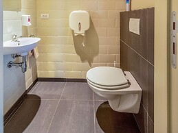 Ideal Holiday Home in Gijverinkhove With Terrace, Garden