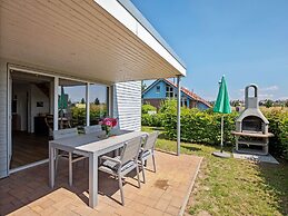 Charming Holiday Home in Zierow Near Seabeach