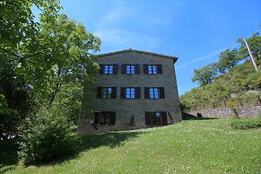 Timeless Holiday Home in Apecchio With Garden