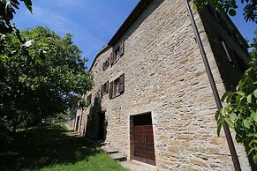 Timeless Holiday Home in Apecchio With Garden