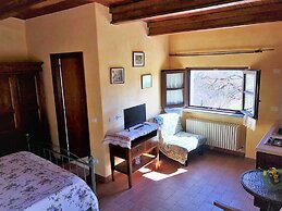 Timeless Holiday Home in Apecchio With Garden
