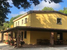 Timeless Holiday Home in Apecchio With Garden