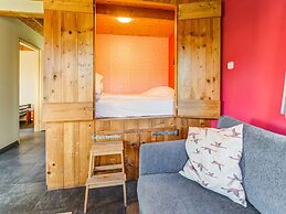 Tranquil Holiday Home in Lage Zwaluwe With Terrace