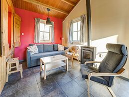 Tranquil Holiday Home in Lage Zwaluwe With Terrace