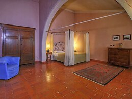 Expensive Villa With Tennis Court in Sinalunga