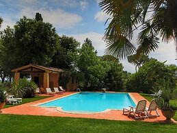 Expensive Villa With Tennis Court in Sinalunga