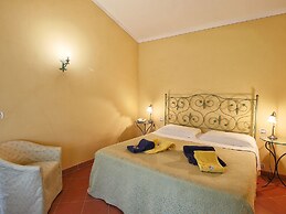 Expensive Villa With Tennis Court in Sinalunga