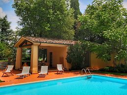 Expensive Villa With Tennis Court in Sinalunga