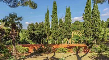 Expensive Villa With Tennis Court in Sinalunga