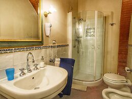 Expensive Villa With Tennis Court in Sinalunga