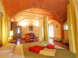 Expensive Villa With Tennis Court in Sinalunga