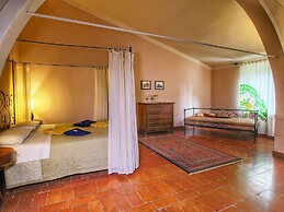 Expensive Villa With Tennis Court in Sinalunga