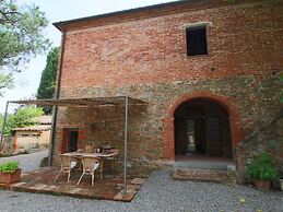 Expensive Villa With Tennis Court in Sinalunga