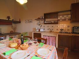 Expensive Villa With Tennis Court in Sinalunga