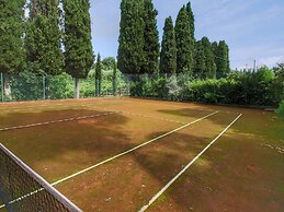 Expensive Villa With Tennis Court in Sinalunga