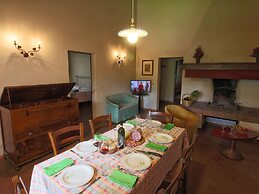 Expensive Villa With Tennis Court in Sinalunga