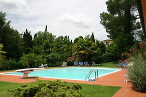 Expensive Villa With Tennis Court in Sinalunga