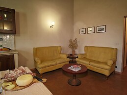 Expensive Villa With Tennis Court in Sinalunga