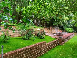 Expensive Villa With Tennis Court in Sinalunga