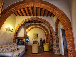 Expensive Villa With Tennis Court in Sinalunga