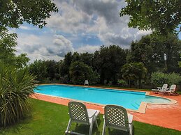 Expensive Villa With Tennis Court in Sinalunga