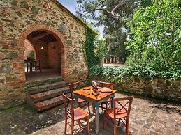 Expensive Villa With Tennis Court in Sinalunga