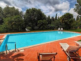 Expensive Villa With Tennis Court in Sinalunga