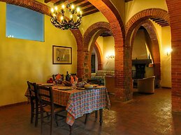 Expensive Villa With Tennis Court in Sinalunga