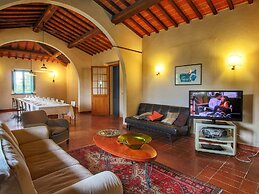 Expensive Villa With Tennis Court in Sinalunga