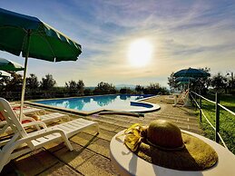 Farmhouse With air Conditioning, Private Terrace and Pool