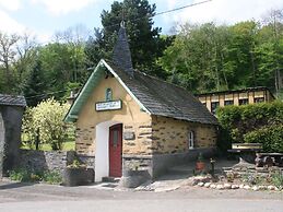 Idyllic Studio Apartment Near Kaifenheim and Near the Forest