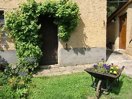 Idyllic Studio Apartment Near Kaifenheim and Near the Forest