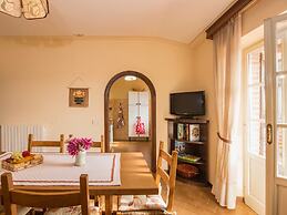 Air-conditioned Flat With Pool and Wellness Area