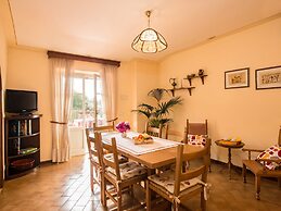 Air-conditioned Flat With Pool and Wellness Area