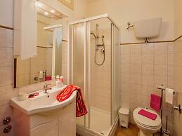 Air-conditioned Flat With Pool and Wellness Area