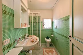 Air-conditioned Flat With Pool and Wellness Area