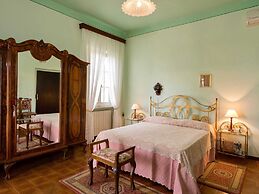 Air-conditioned Flat With Pool and Wellness Area