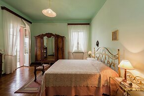Air-conditioned Flat With Pool and Wellness Area