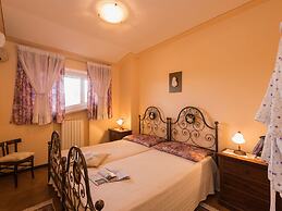 Air-conditioned Flat With Pool and Wellness Area