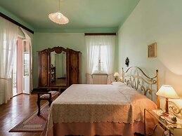 Air-conditioned Flat With Pool and Wellness Area