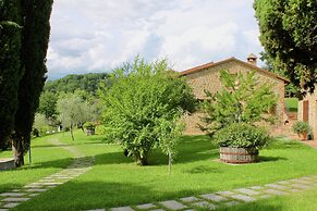 Air-conditioned Flat With Pool and Wellness Area