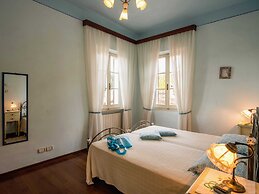 Air-conditioned Flat With Pool and Wellness Area