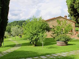 Air-conditioned Flat With Pool and Wellness Area