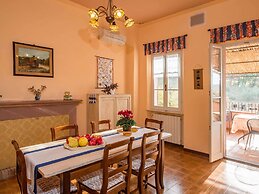 Air-conditioned Flat With Pool and Wellness Area