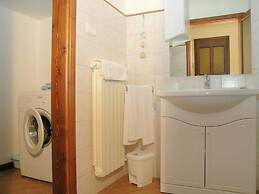 Air-conditioned Flat With Pool and Wellness Area