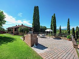 Air-conditioned Flat With Pool and Wellness Area