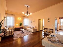 Air-conditioned Flat With Pool and Wellness Area