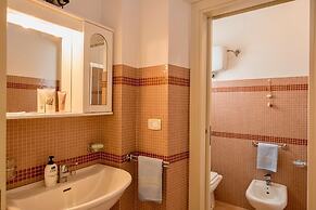Air-conditioned Flat With Pool and Wellness Area
